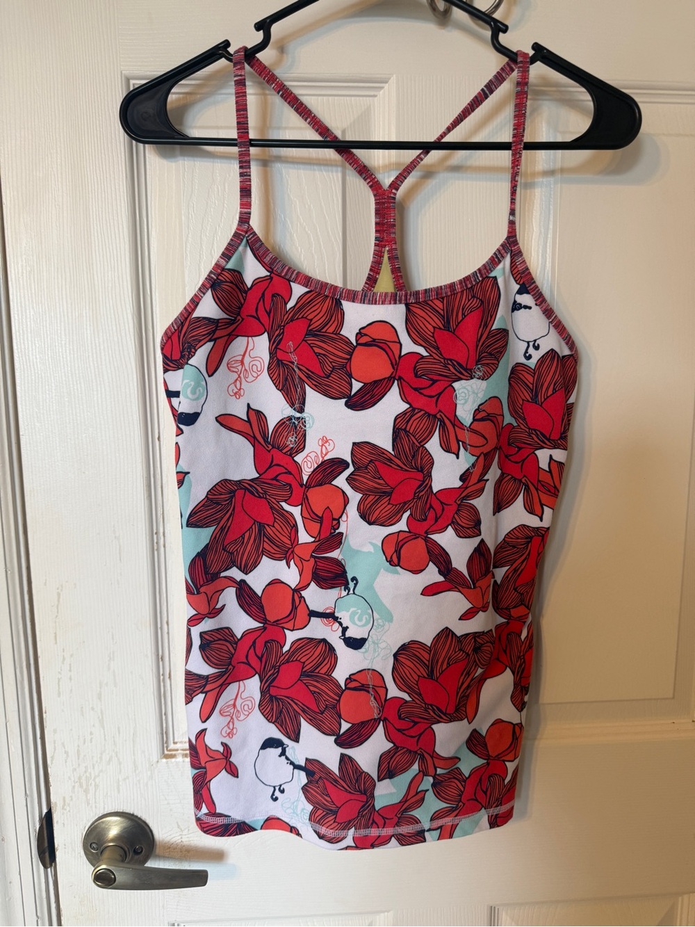 Lululemon workout tank size 10